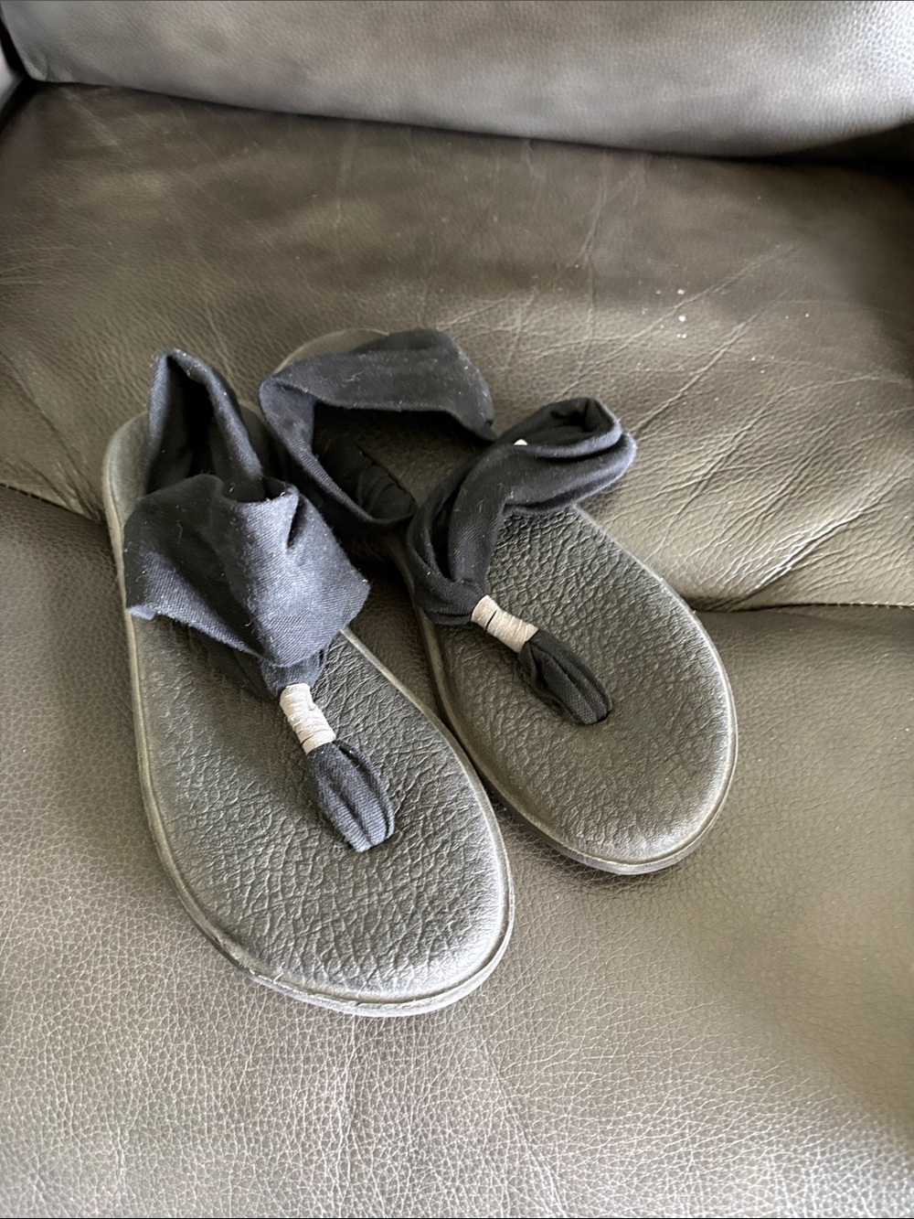 Sanuk Black Yoga Sling Sandals